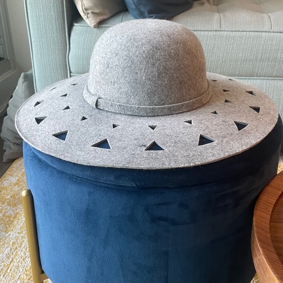 Never Worn Anthropologie Renee’s Accessories NYC Grey Brimmed Hat - Picture 1 of 5